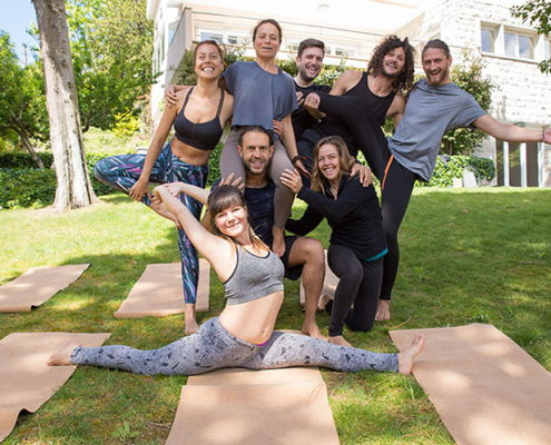 more-than-80-yogis-attempt-to-form-the-longest-warrior-pose-chain-as-they-take-their-zen-to-moore-park-beach